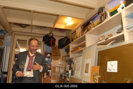 Benkő Dániel női hátsókat fest-stock-foto