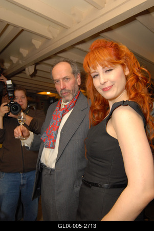 Benkő Dániel női hátsókat fest-stock-foto