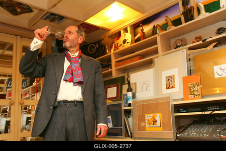 Benkő Dániel női hátsókat fest-stock-foto