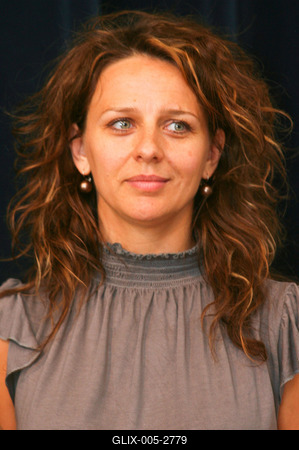 Iskolákat ajándékoz meg a Beugró csapata-stock-foto