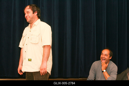 Iskolákat ajándékoz meg a Beugró csapata-stock-foto