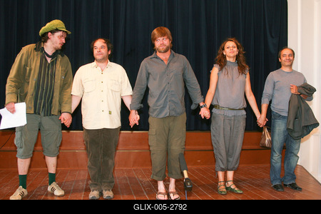 Iskolákat ajándékoz meg a Beugró csapata-stock-foto