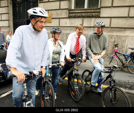 SZDSZ: 56 milliárd a Kerékpáros Magyarország Programra-stock-foto