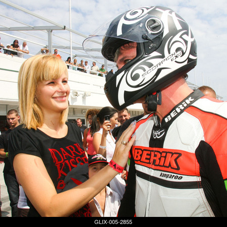 Több ezren voltak kíváncsiak Talmácsi Gábor bemutatójára-stock-foto