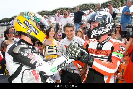 Több ezren voltak kíváncsiak Talmácsi Gábor bemutatójára-stock-foto