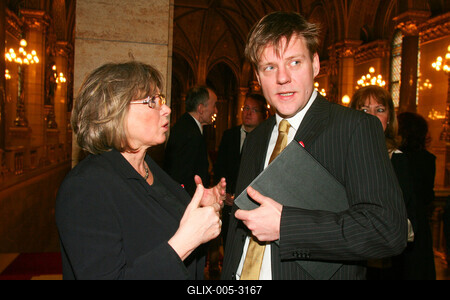 Átadták a Kiváló és Érdemes Művész, valamint a Babérkoszorú díjakat-stock-foto