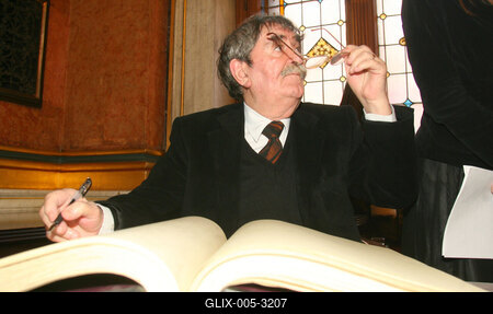 16 új díszpolgára van a fővárosnak-stock-foto