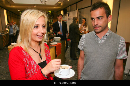 Öt éves az Egy Csepp Figyelem Alapítvány-stock-foto