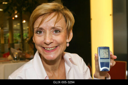 Öt éves az Egy Csepp Figyelem Alapítvány-stock-foto