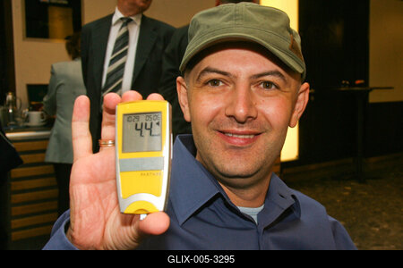 Öt éves az Egy Csepp Figyelem Alapítvány-stock-foto