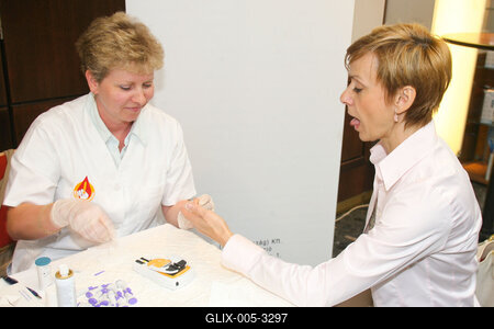 Öt éves az Egy Csepp Figyelem Alapítvány-stock-foto