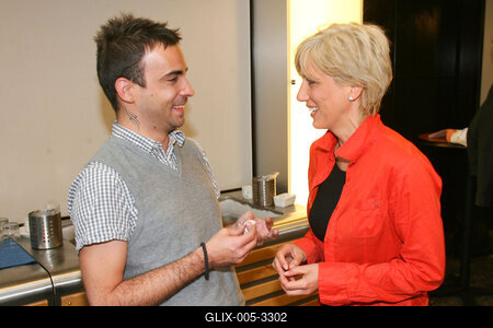 Öt éves az Egy Csepp Figyelem Alapítvány-stock-foto