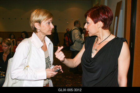 Öt éves az Egy Csepp Figyelem Alapítvány-stock-foto