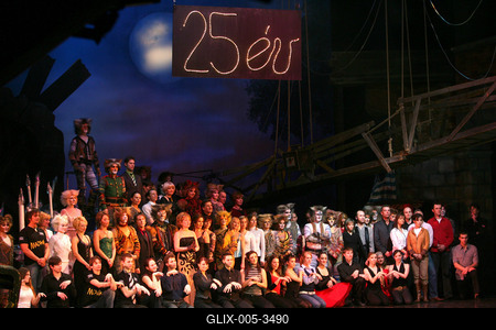 25 éve műsoron a Macskák c. musical-stock-foto