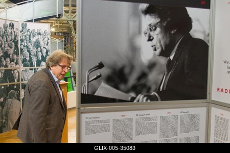 Könyvfesztivál megnyitó-stock-foto