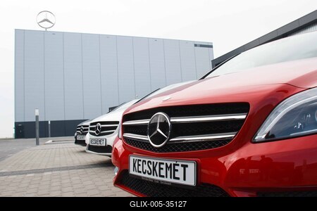 Mercedes gyár Kecskeméten-stock-foto