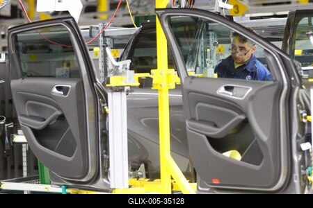 Mercedes gyár Kecskeméten-stock-foto