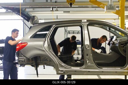 Mercedes gyár Kecskeméten-stock-foto