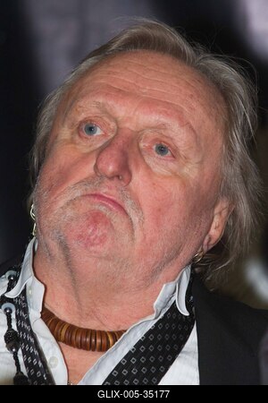 Omega sajtótájékoztató-stock-foto