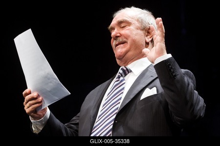 Várkonyi Zoltán est a Vígszínházban-stock-foto