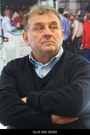 A Szóval?! nevű vitaverseny megnyitója-stock-foto