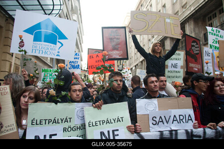 Tüntetés a felsőoktatási törvény ellen-stock-foto