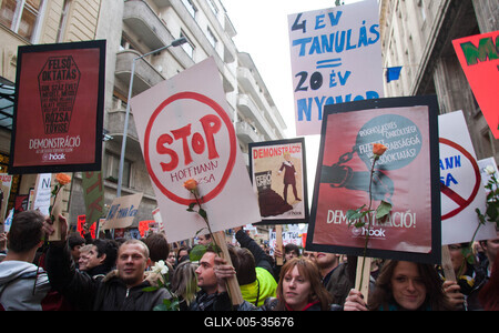 Tüntetés a felsőoktatási törvény ellen-stock-foto