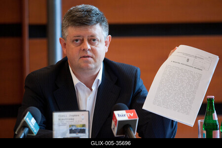 Feljelentést tett a Nemzeti Jogvédő Alapítvány-stock-foto