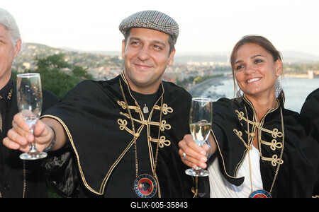 Pezsgőlovag-avatás a Borfesziválon-stock-foto