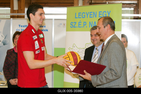 Folytatódik a Szűréssel az életért program-stock-foto