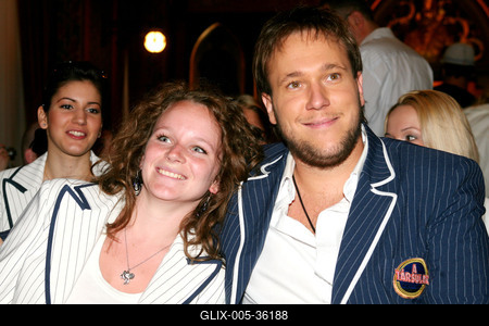 Megszületett a Társulat szereposztása-stock-foto