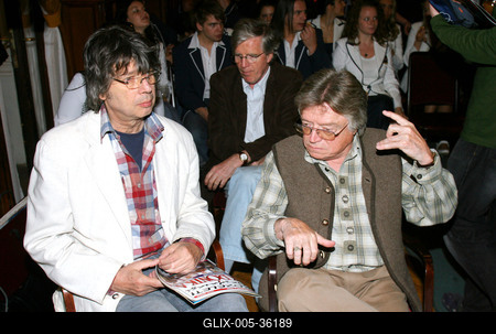 Megszületett a Társulat szereposztása-stock-foto