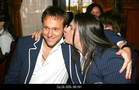 Megszületett a Társulat szereposztása-stock-foto