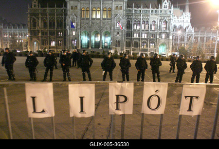 Zavargások a Kossuth téren-stock-foto