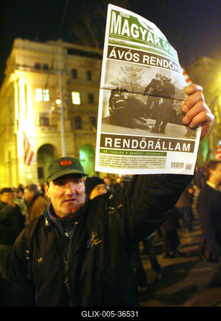 Zavargások a Kossuth téren-stock-foto