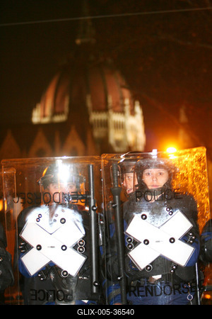 Zavargások a Kossuth téren-stock-foto