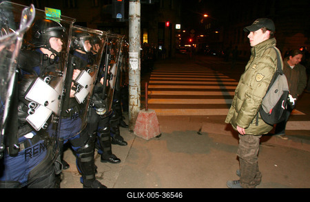 Zavargások a Kossuth téren-stock-foto