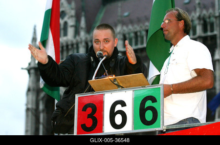 Ismét a kormány ellen tüntettek a Kossuth téren-stock-foto