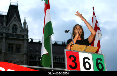 Ismét a kormány ellen tüntettek a Kossuth téren-stock-foto