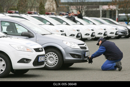 Új autókat kapott a rendőrség-stock-foto