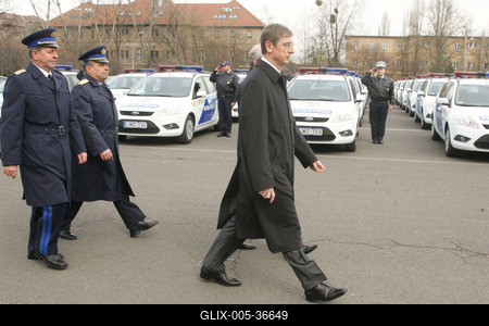 Új autókat kapott a rendőrség-stock-foto