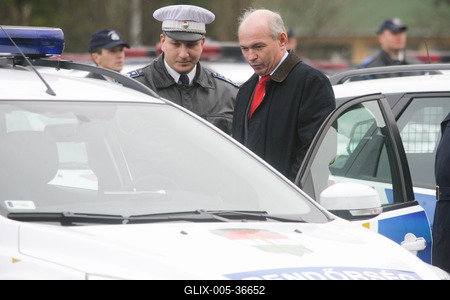 Új autókat kapott a rendőrség-stock-foto