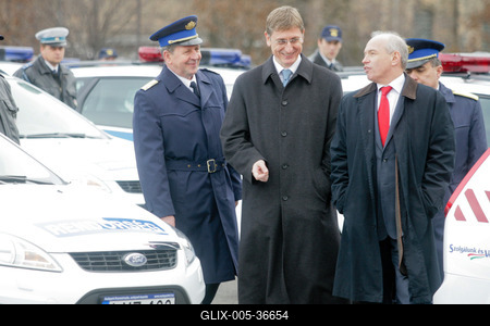 Új autókat kapott a rendőrség-stock-foto