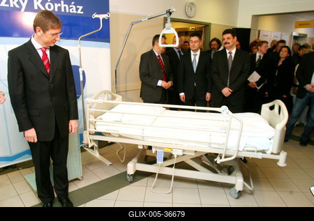 Ünnepélyes pillanatok a kőbányai Bajcsy-Zsilinszky Kórházban-stock-foto