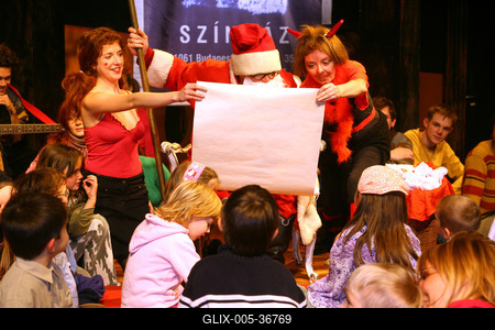 Mikulás az Új Színházban-stock-foto