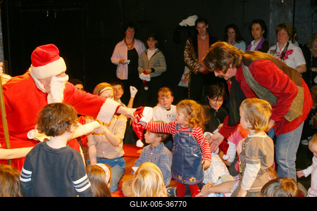 Mikulás az Új Színházban-stock-foto