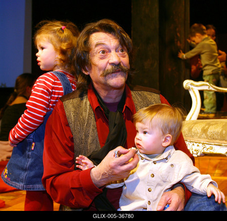 Mikulás az Új Színházban-stock-foto