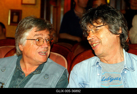 Lemezbemutató a Cotton Clubban - Az Illés dalai mai zenekarok tolmácsolásában-stock-foto