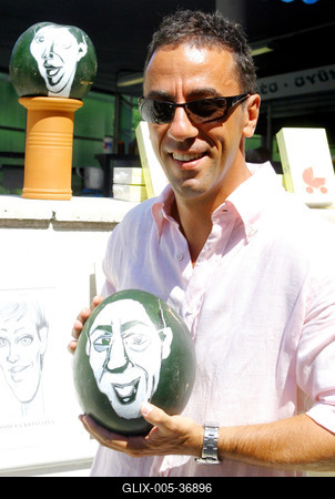 Portréképek görögdinnyén-stock-foto