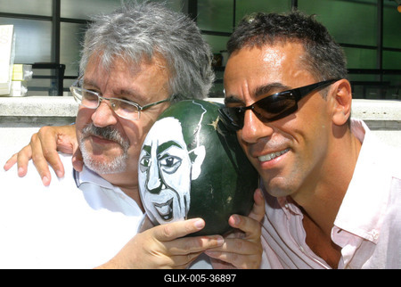 Portréképek görögdinnyén-stock-foto